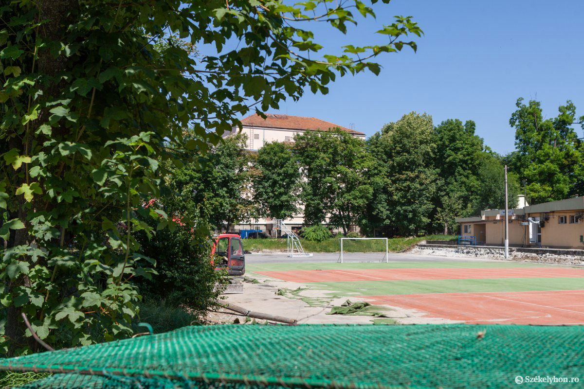 &bullet;  Fotó: Erdély Bálint Előd