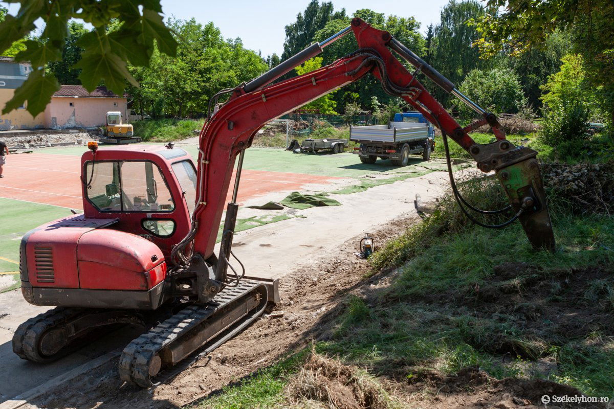 &bullet;  Fotó: Erdély Bálint Előd