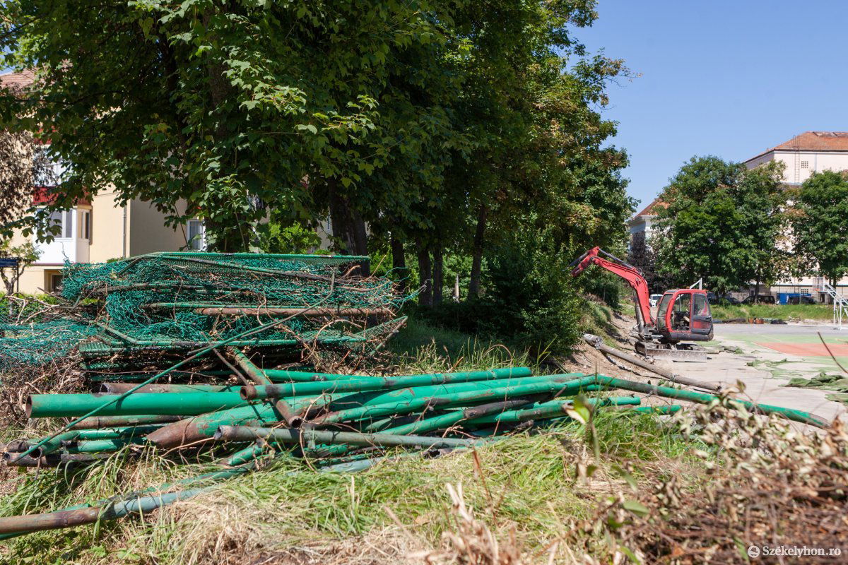 &bullet;  Fotó: Erdély Bálint Előd