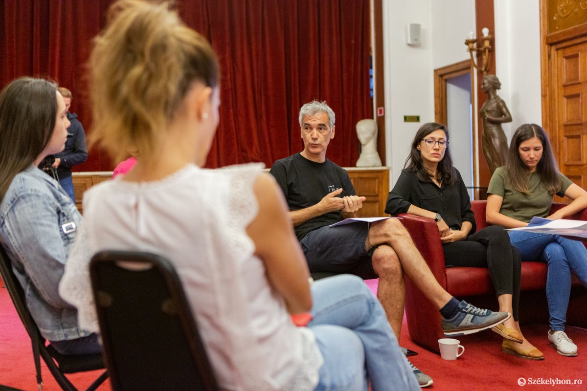 &bullet;  Fotó: Erdély Bálint Előd