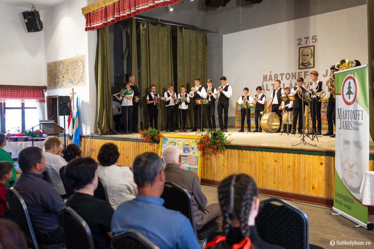 &bullet;  Fotó: Erdély Bálint Előd