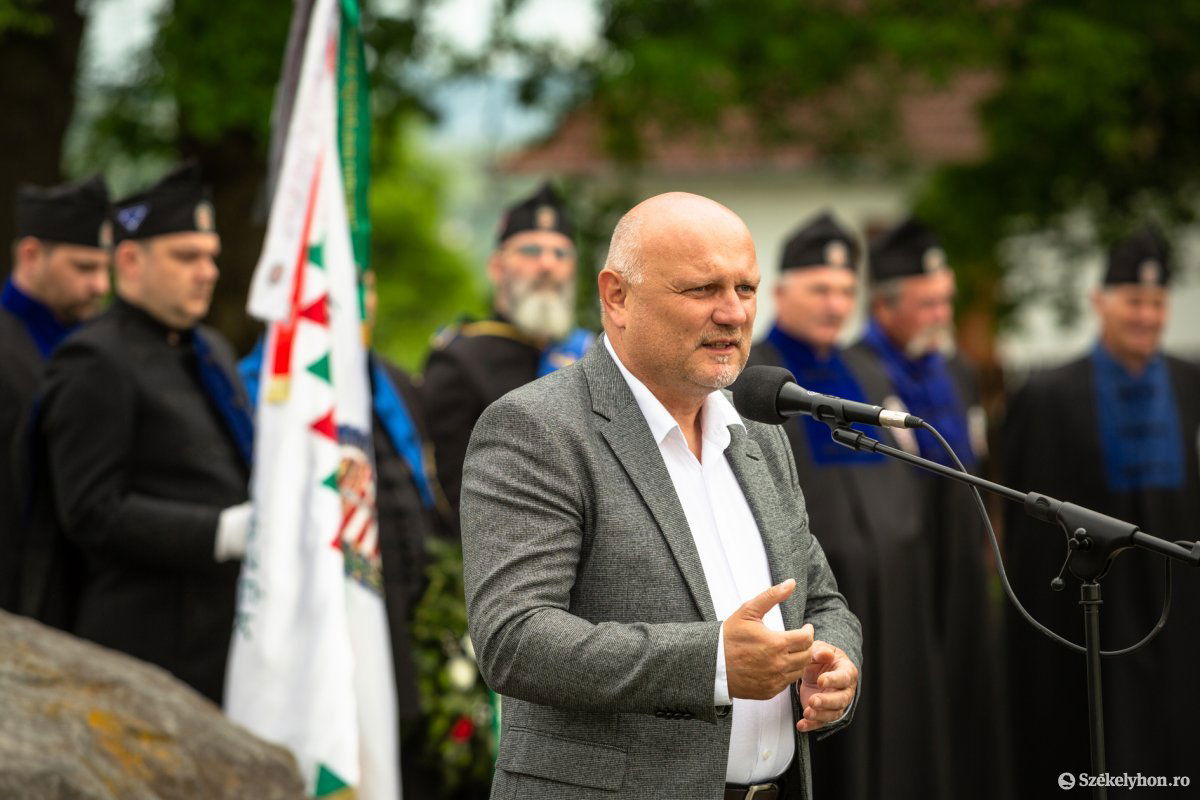 &bullet;  Fotó: Erdély Bálint Előd