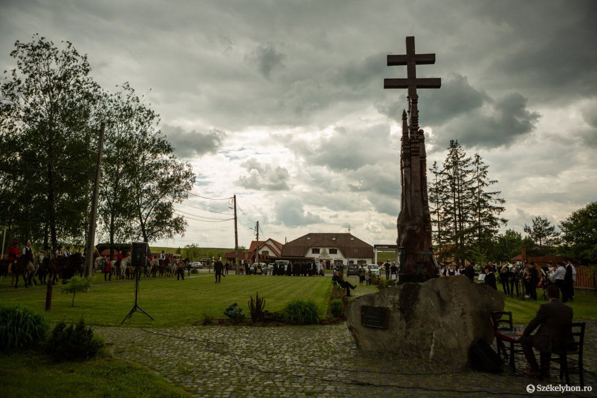 &bullet;  Fotó: Erdély Bálint Előd