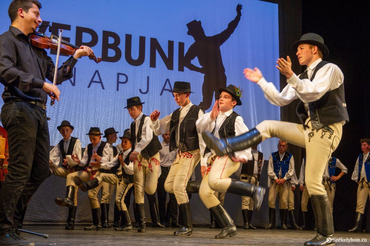 &bullet;  Fotó: Beliczay László