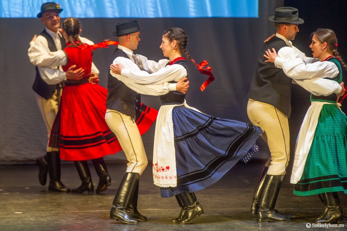 &bullet;  Fotó: Beliczay László