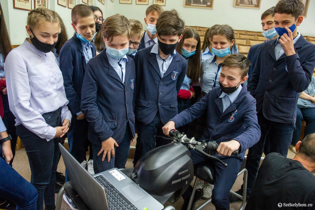 &bullet;  Fotó: Beliczay László