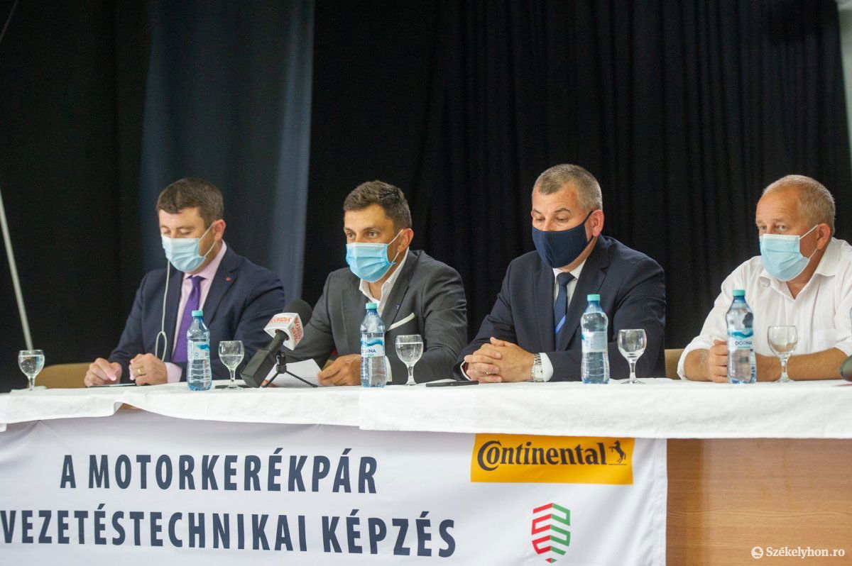 &bullet;  Fotó: Beliczay László