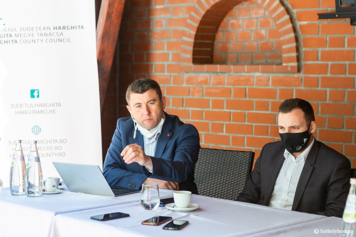 Messze még a vége. A mélyszegénység Hargita megyét sem kerüli el – hangzott el a sajtóeseményen •  Fotó: Erdély Bálint Előd