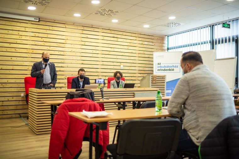 Vízióit ismertette a POL a sportstratégiáról, de meglepően kevés hasznos információt közöltek