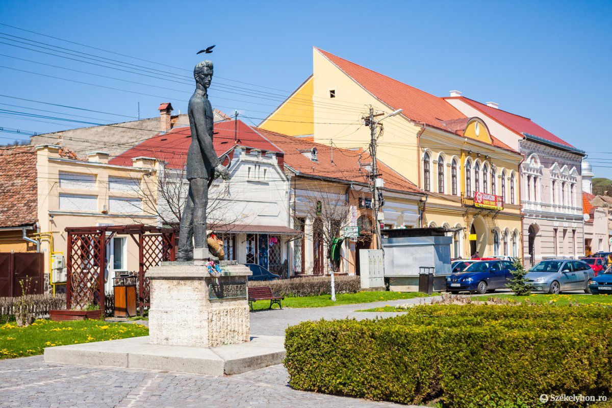 Összesen 825 lámpatestet cserélnek újra •  Fotó: Erdély Bálint Előd