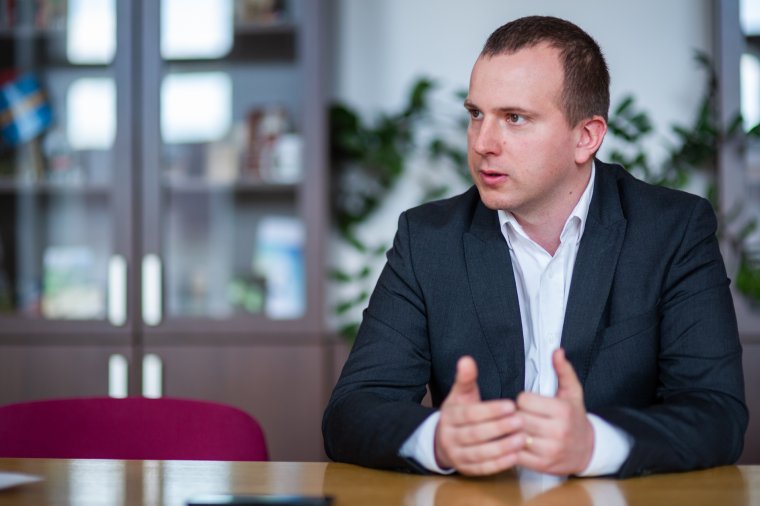 A magánszférát állami szektorra cserélte: gazdasági igazgatóból lett városmenedzser