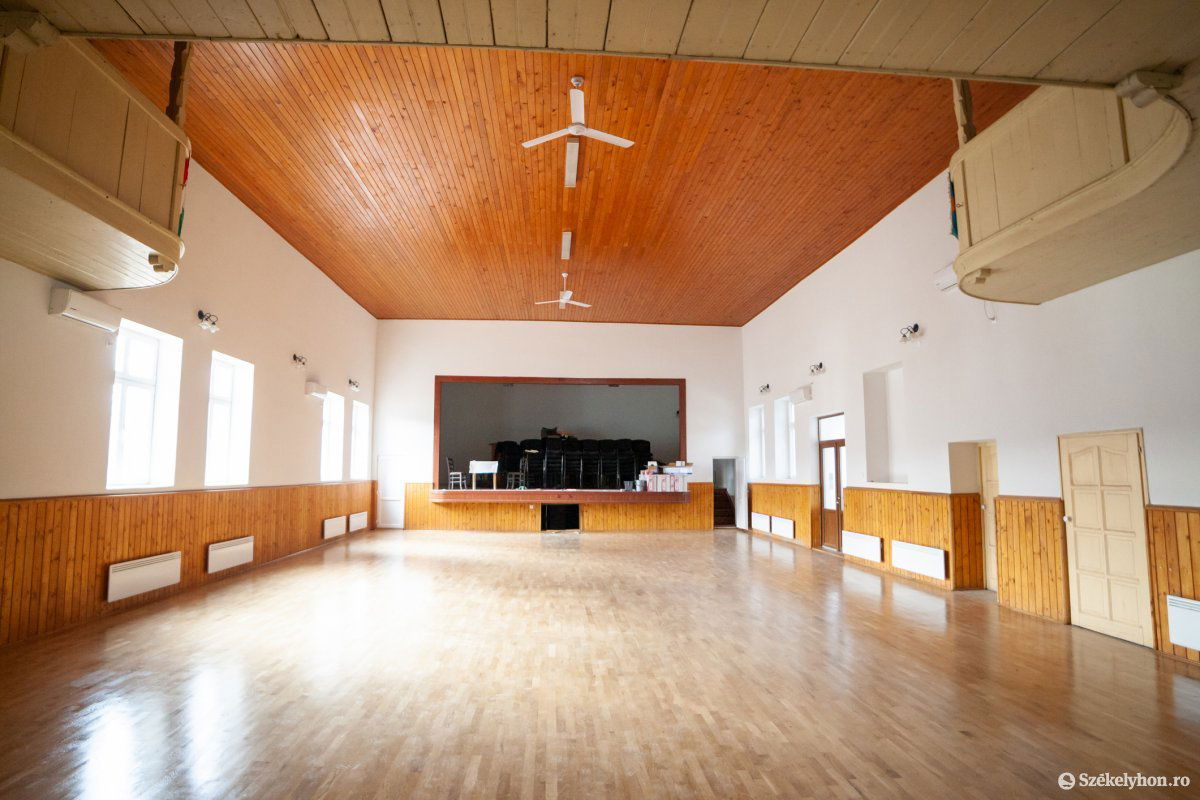 Egy nagytakarítás után már használható is a felújított létesítmény &bullet;  Fotó: Erdély Bálint Előd