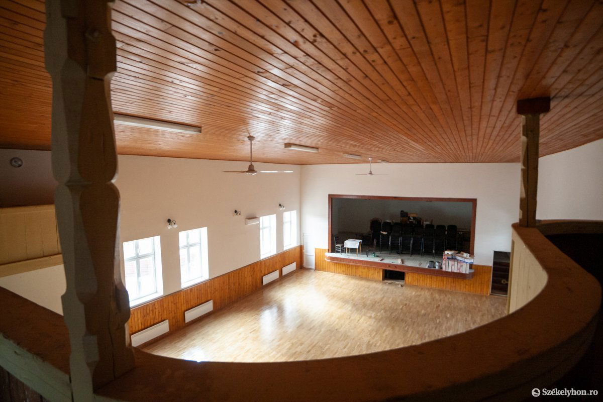 &bullet;  Fotó: Erdély Bálint Előd