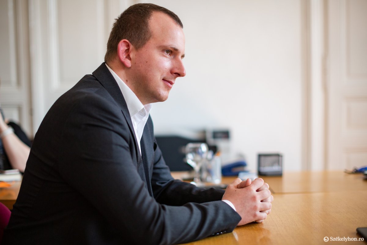 „…én valahol egy híd kell legyek” •  Fotó: Erdély Bálint Előd