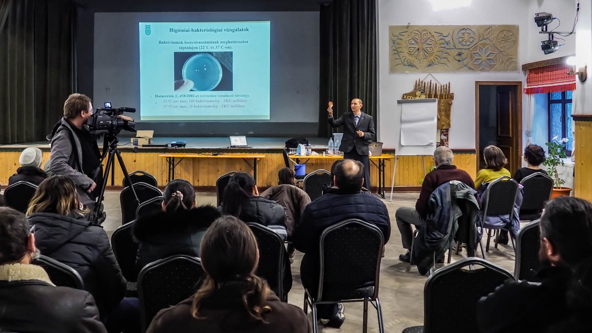 Előadás Szentegyházán • Fotó: Katona Szabolcs 