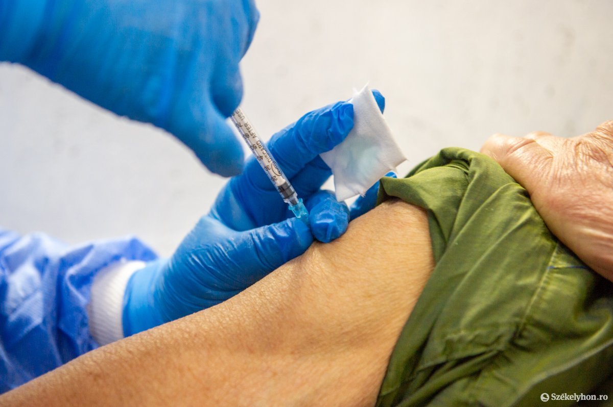 Egyelőre nincs olyan gyógyszertár Székelyföldön, ahol be lehet adatni az influenza elleni védőoltást. Képünk illusztráció •  Fotó: Beliczay László