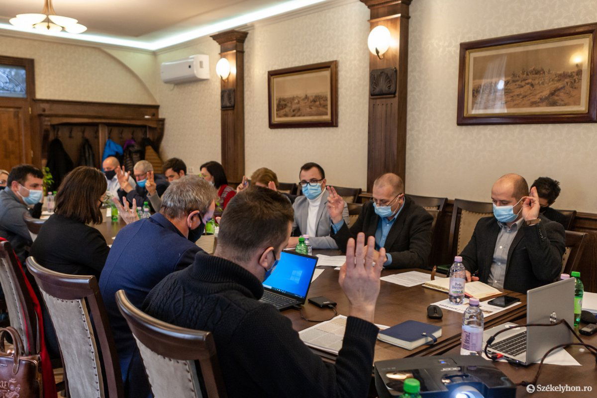 Egyetértésben szavaztak a képviselők &bullet;  Fotó: Erdély Bálint Előd