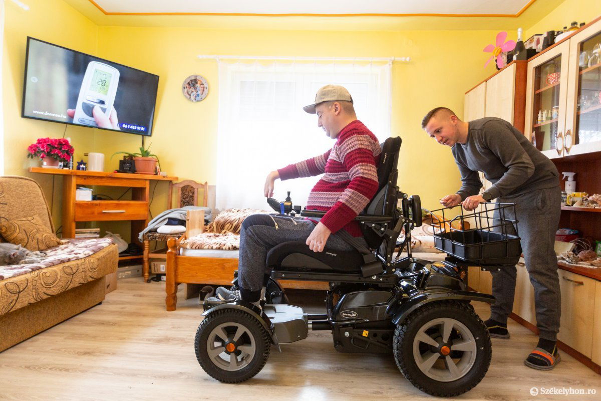 &bullet;  Fotó: Erdély Bálint Előd