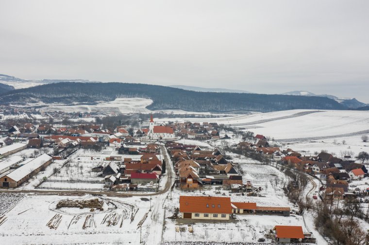 Az újabb építésű házak dokumentumait ellenőrzik Bögözben