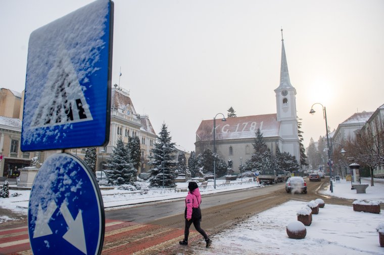 Havazás és esetleges hóviharok váltják a tavaszias időjárást a hétvégén
