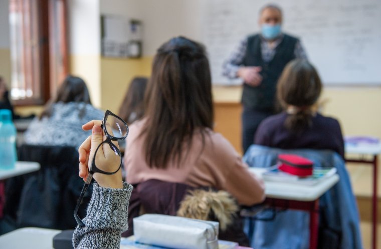 A tanintézetek kilencven százalékában jelenléti oktatás lesz hétfőtől