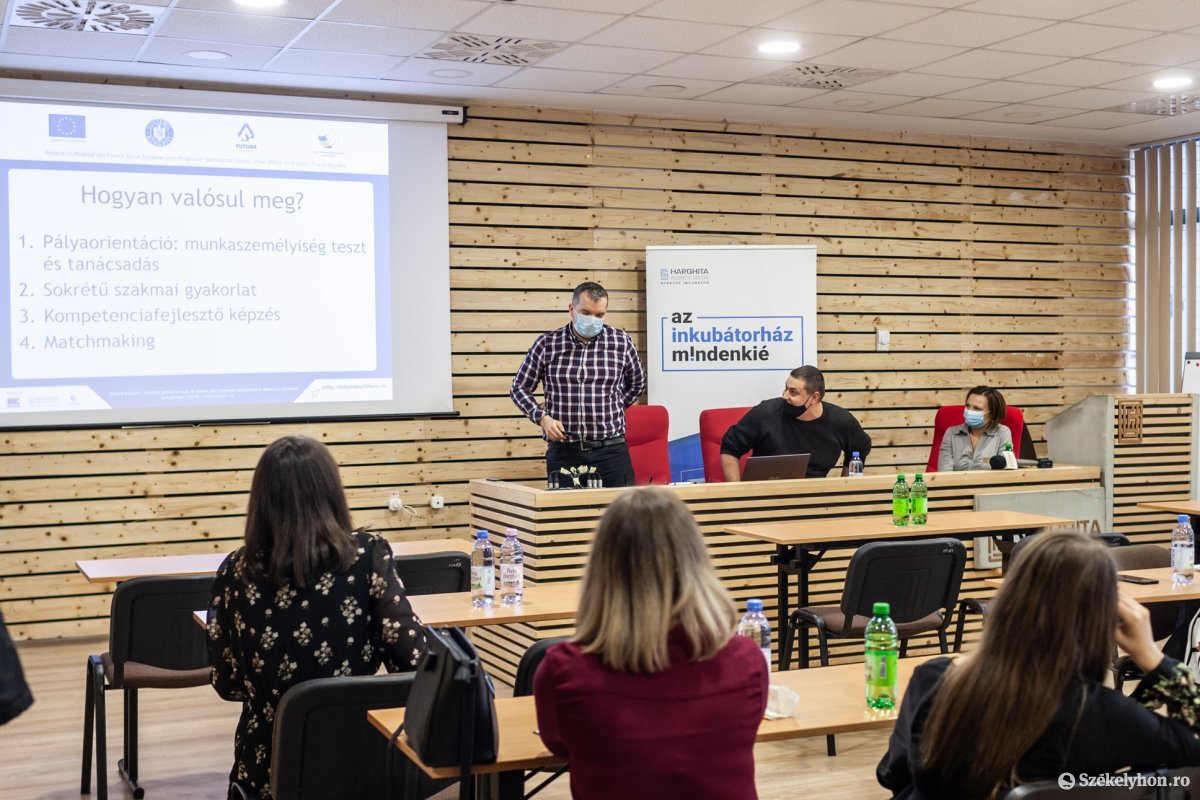 &bullet;  Fotó: Erdély Bálint Előd