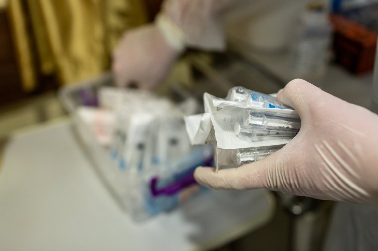 Nincs jelentős változás az újonnan regisztrált koronavírusos fertőzéseket illetően