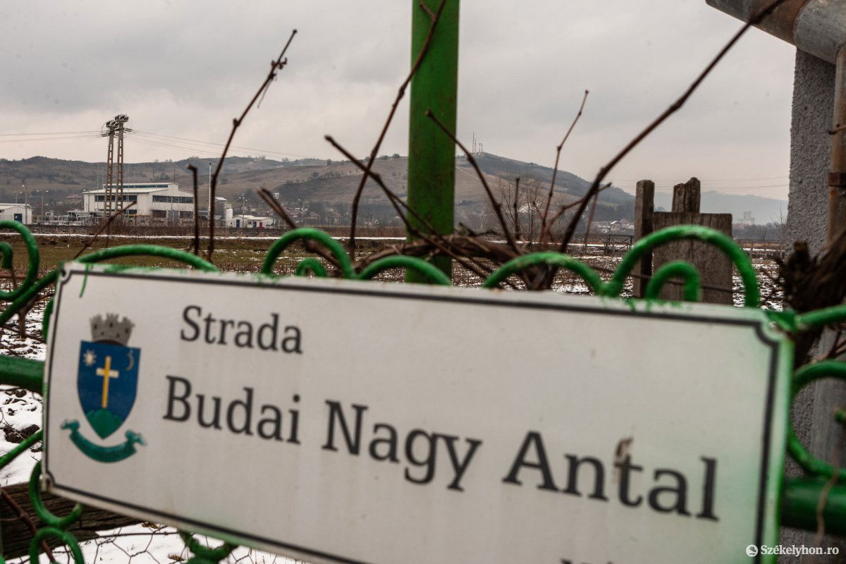 Nem csak a Budai Nagy Antal utcai lakót, hanem – a széljárástól függően – sokakat zavar még az állandó zúgás •  Fotó: Erdély Bálint Előd