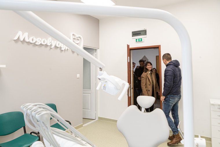 Indulhat a gyermekfogorvosi ügyelet, átadták az új rendelőt Székelyudvarhelyen
