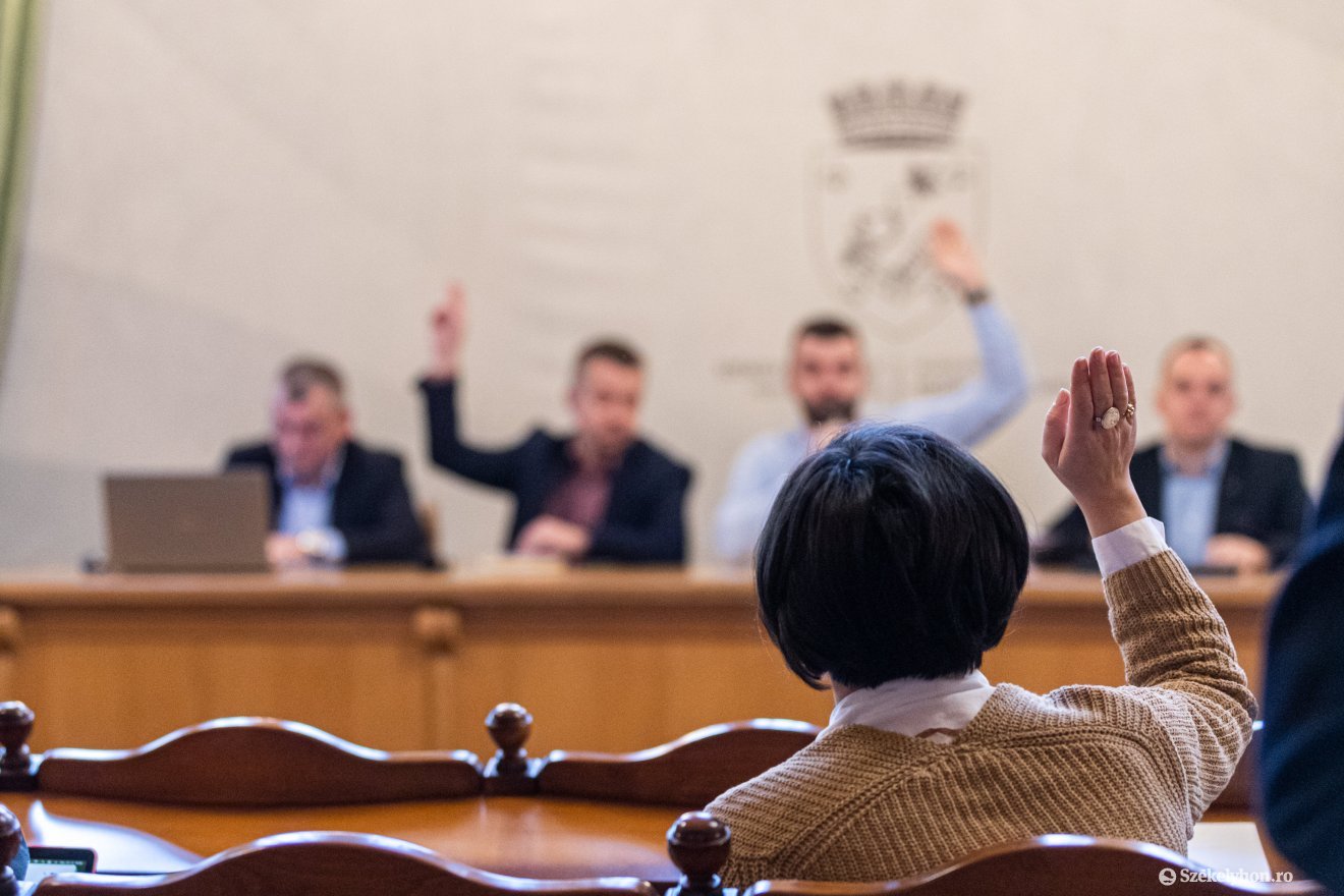 Egyetértésben szavaztak az adókról és illetékekről a képviselők •  Fotó: Erdély Bálint Előd