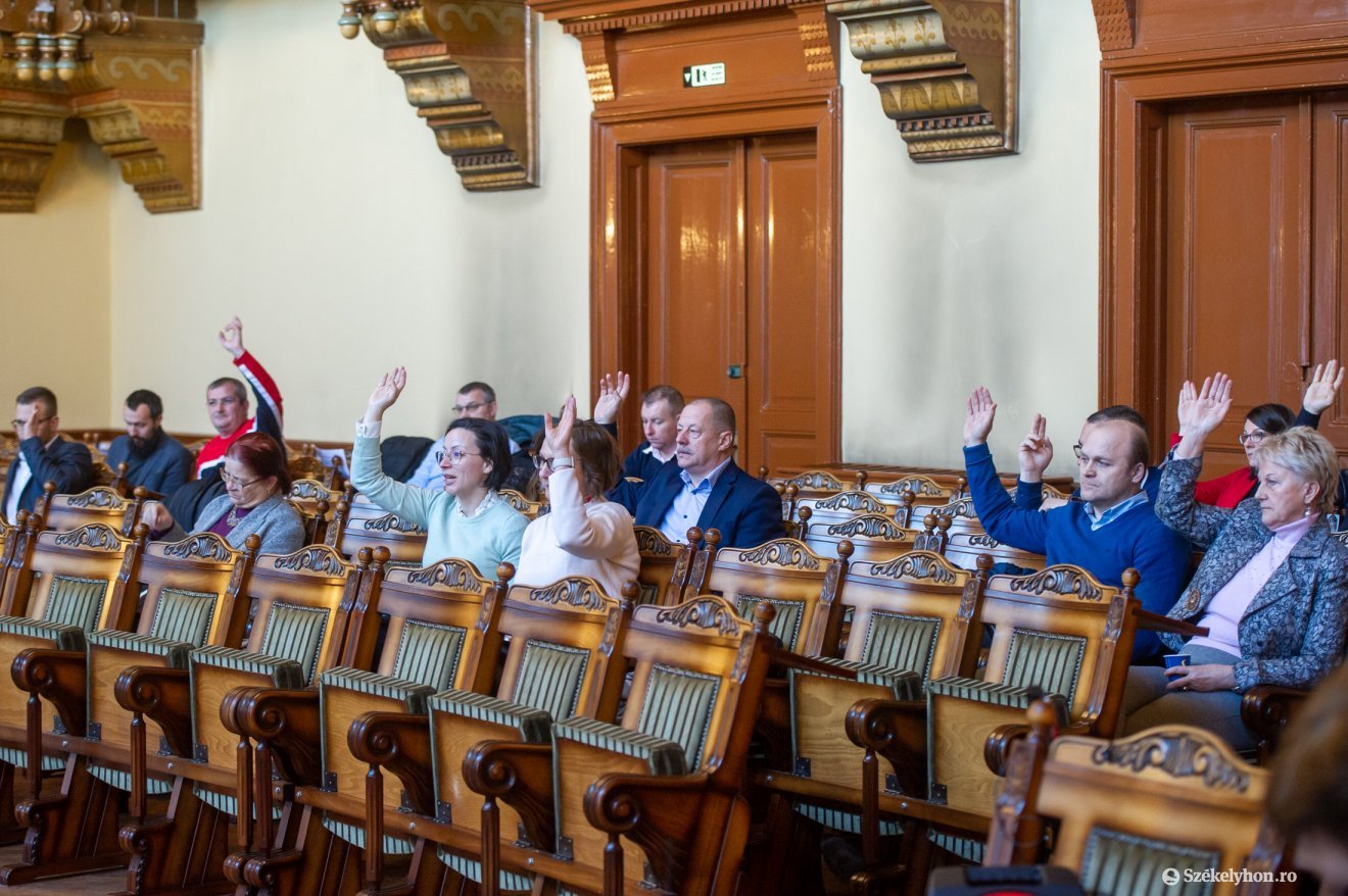 A képviselők immár egyöntetűen megszavazták a közalkalmazottak béremelését. Archív •  Fotó: Beliczay László