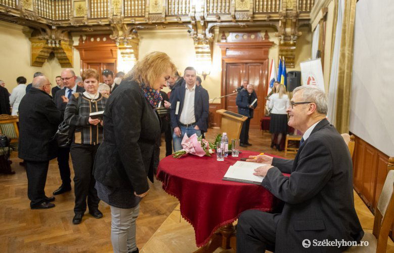 Az Isten szeretetében, Erdély ölelésében című könyvet több erdélyi és magyarországi helyszínen is bemutatták az elmúlt hónapokban •  Fotó: Beliczay László