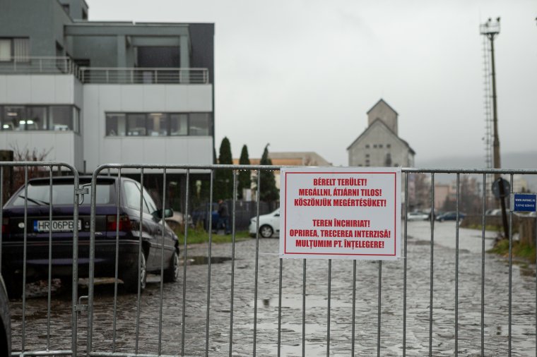 El kell távolítani a kordonokat a székelyudvarhelyi vasútállomásnál
