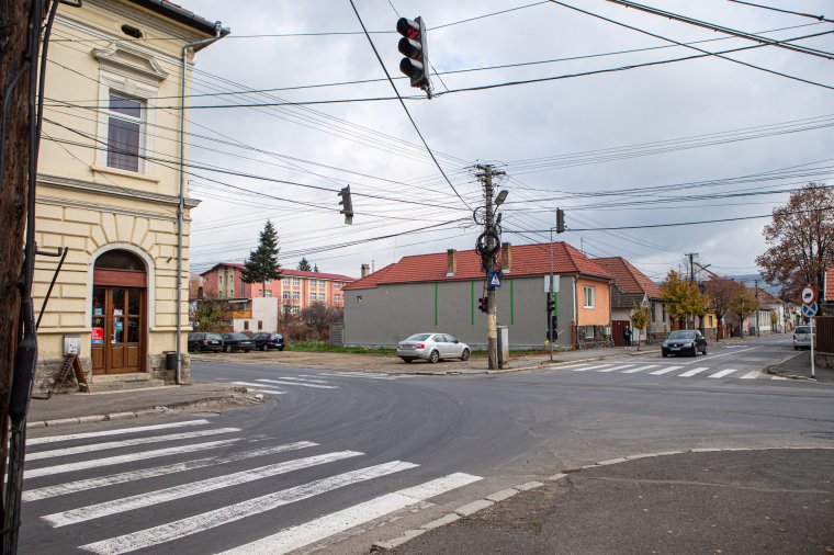 Hány év kell két útkereszteződés átalakítására?