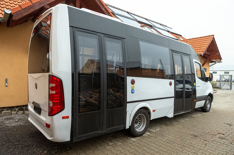 Két dízel és egy elektormos autóbusszal kezdenek