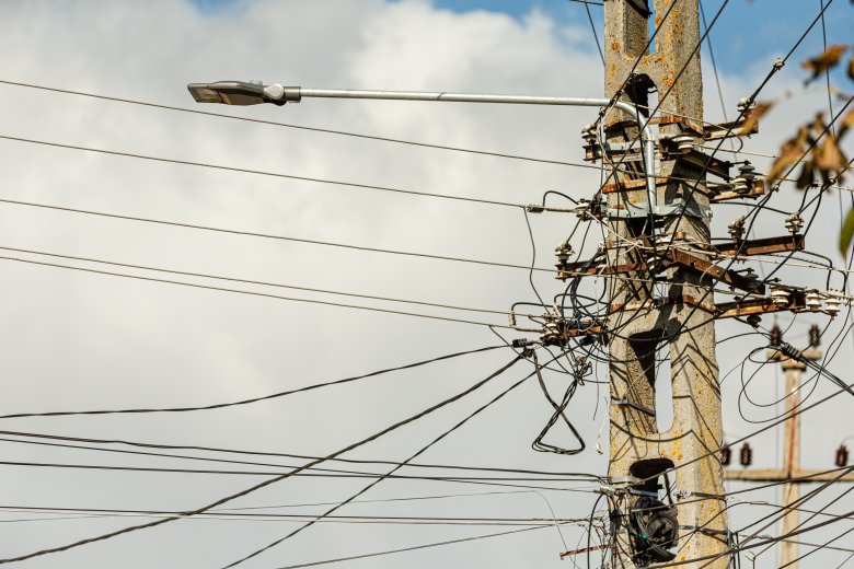Nem tudták határidőre kifizetni a számlát, napokig áram nélkül maradhat négy település