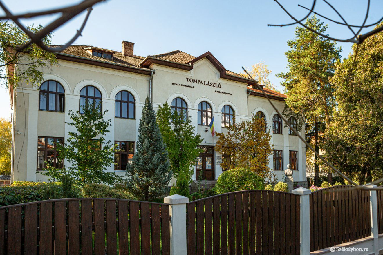 Még nem tudni, hogy miből finanszírozzák a Tompa László Általános Iskola felújítását Székelyudvarhelyen •  Fotó: Erdély Bálint Előd
