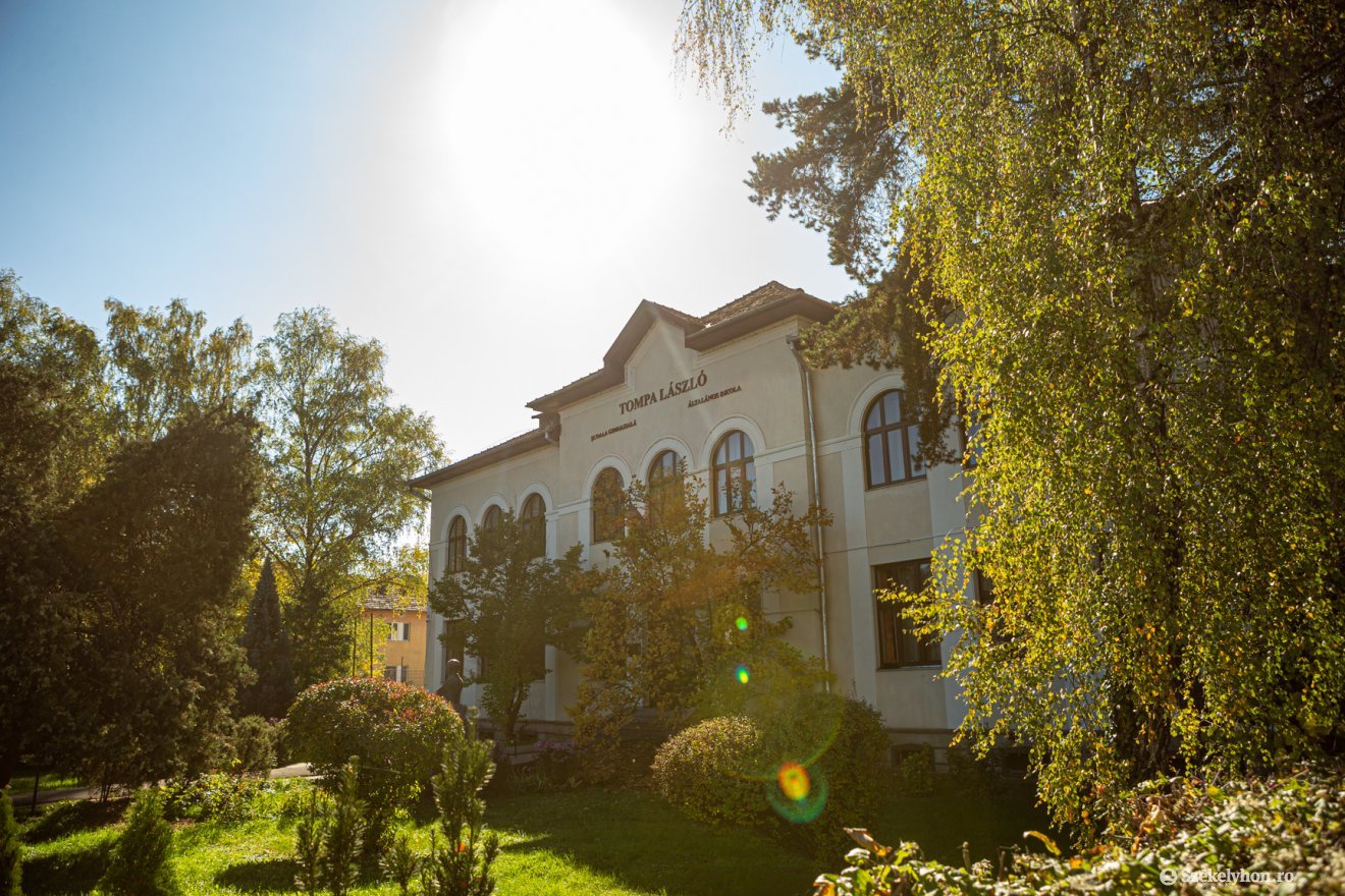 &bullet;  Fotó: Erdély Bálint Előd