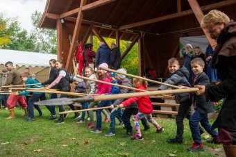 Középkori napok, élménymotorozás és Keskeny út Bikafalván