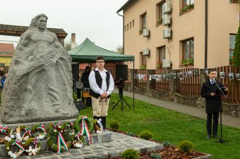 Újratemetik székelyföldi szülőfalujában az Argentínában elhunyt olimpiai bajnok birkózó hamvait
