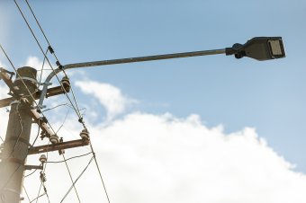 Teljesen modernizálják a közvilágítást, utat aszfaltoznak, középületeket újítanak fel Gyergyószárhegyen