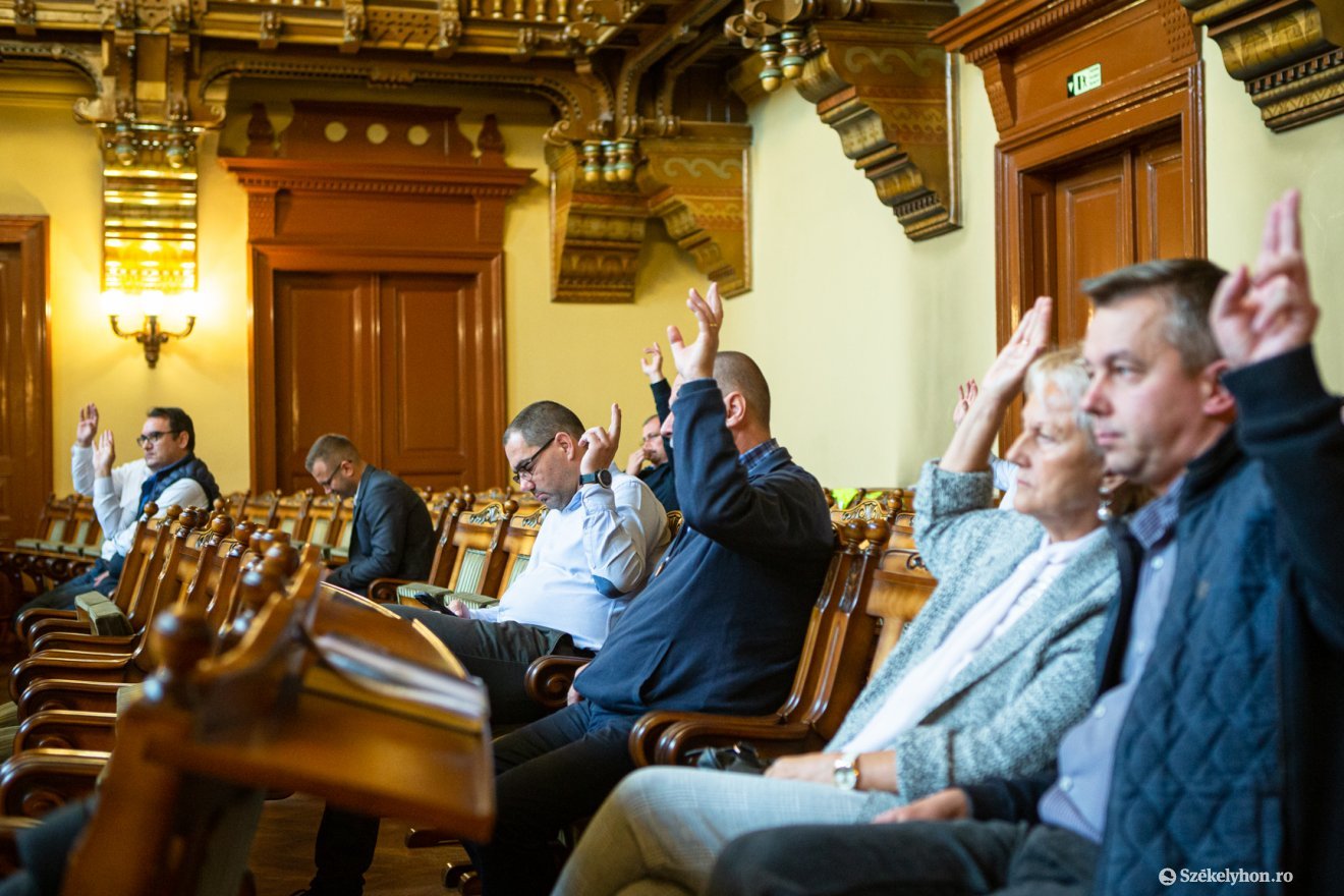 Számonkérések tarkították a székelyudvarhelyi önkormányzati ülést •  Fotó: Erdély Bálint Előd