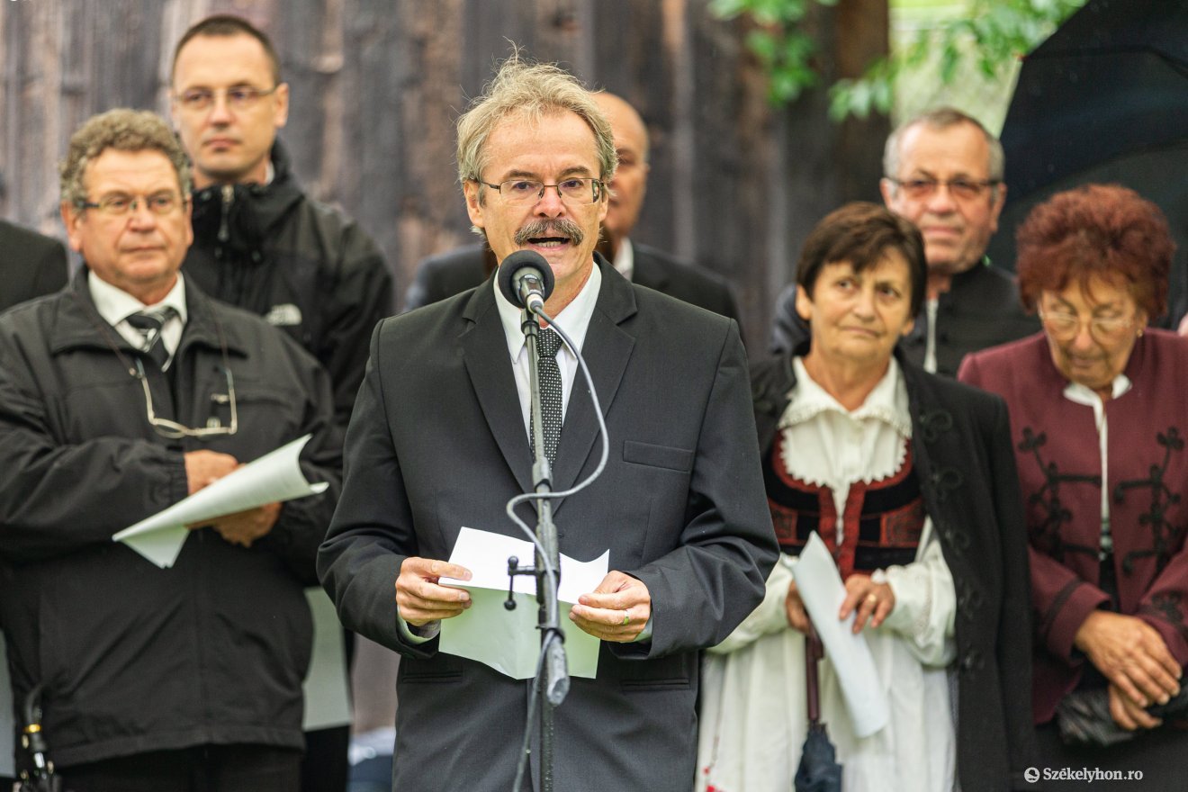 Elek Tibor magyarországi irodalomtörténész, kritikus, színigazgató •  Fotó: Erdély Bálint Előd