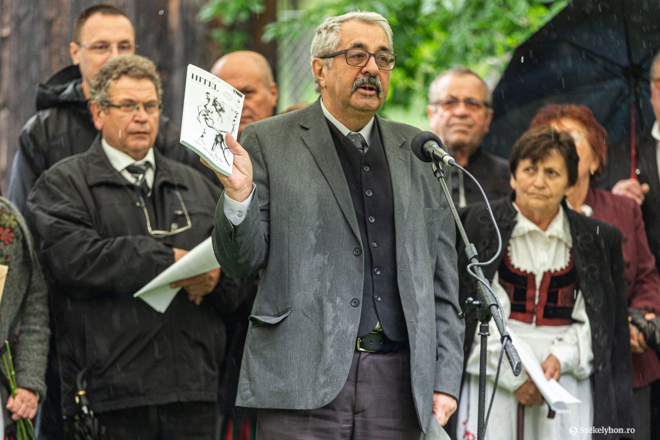 Márkus Béla irodalomtörténész Elek Tibor munkásságát méltatta •  Fotó: Erdély Bálint Előd