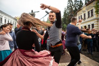 A zenészek húzzák, a táncosok járják – Erdélyi Táncháztalálkozó lesz Székelyudvarhelyen