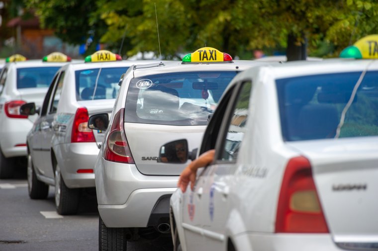 „Taxiztak” a rendőrök augusztus utolsó napján