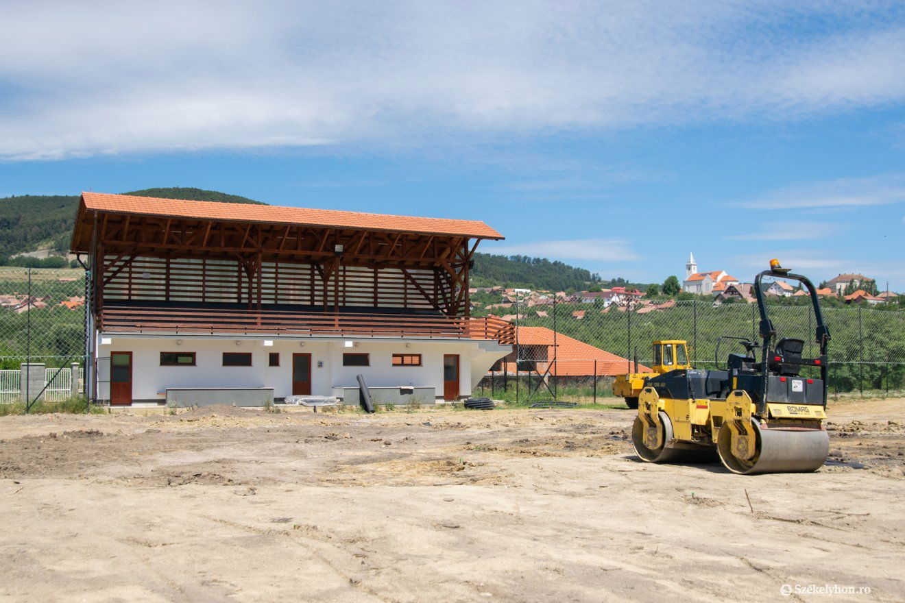 Év végéig befejeznék az építkezést •  Fotó: László Ildikó