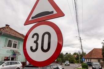 Beüzemelték az első intelligens sebességkorlátozó „fekvőrendőrt” Romániában