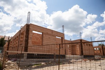 Cseke: ha a beruházásoknak többletköltségei lesznek, az önkormányzatok nem tudják kifizetni azokat