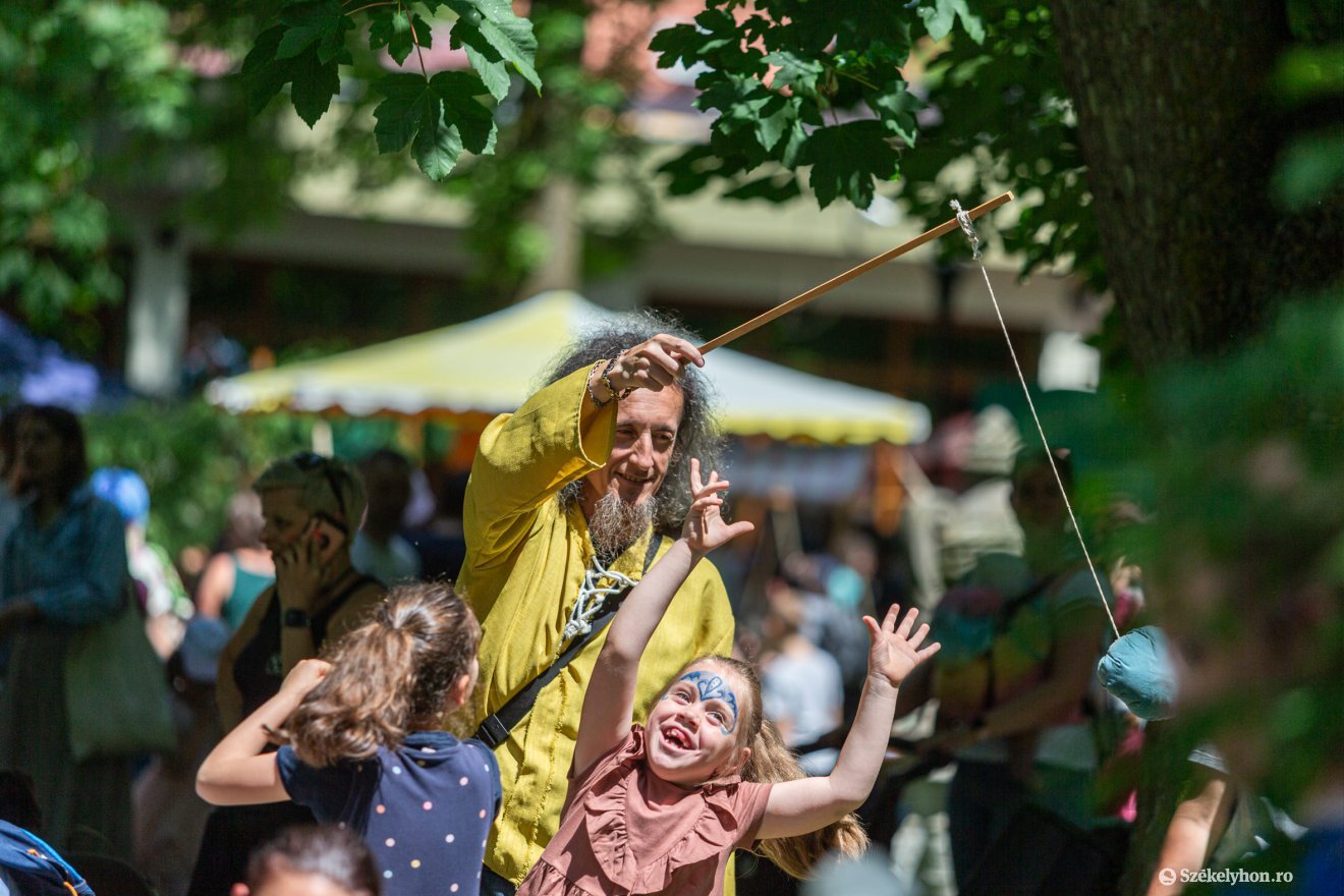 &bullet;  Fotó: Erdély Bálint Előd